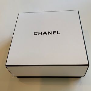 CHANEL empty gift box